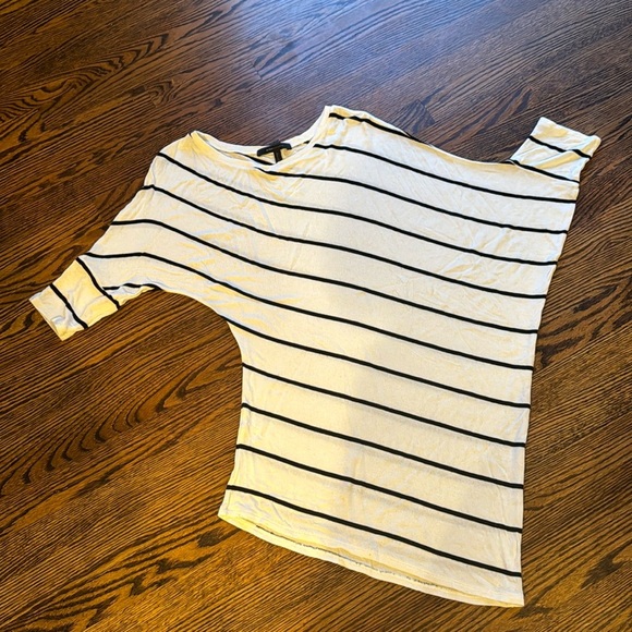 BCBGMAXAZRIA super stretch white/black stripe slouchy asymmetric top. Medium. - Picture 2 of 4